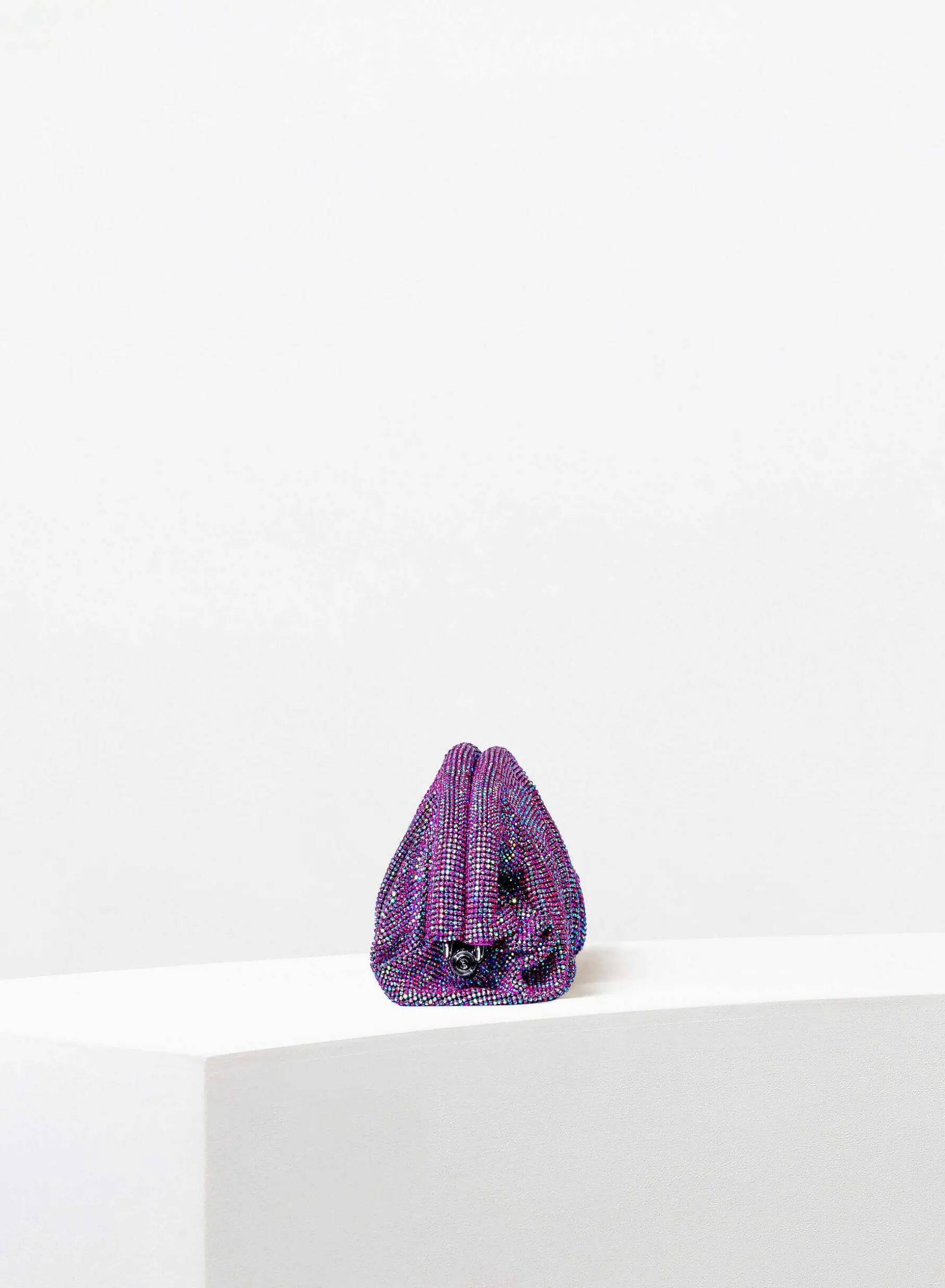 venus_la_couchee_the_merr_0.webp Benedetta Bruzziches Venus La Couchee The Merry Wives Of Windsor> Crystal Bag