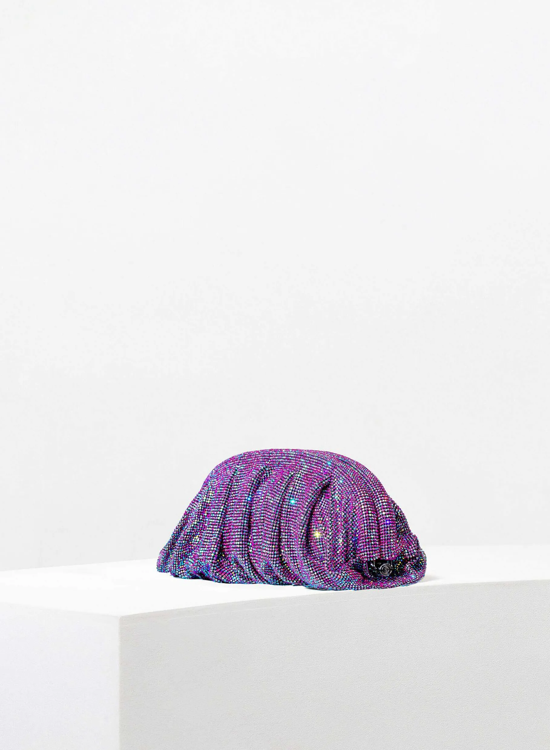 venus_la_couchee_the_merr_2.webp Benedetta Bruzziches Venus La Couchee The Merry Wives Of Windsor> Crystal Bag